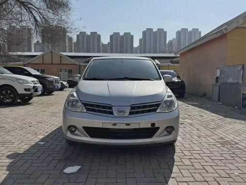 Nissan Tiida 2011