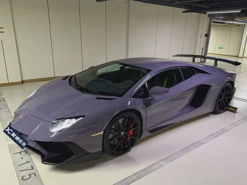 Lamborghini Aventador