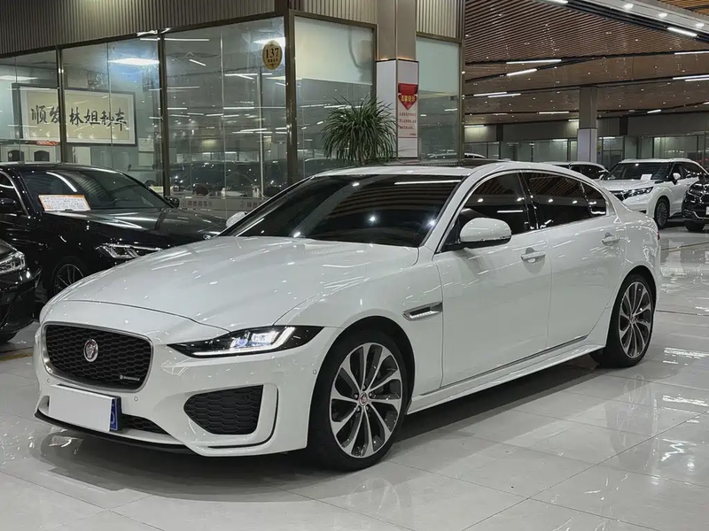 Jaguar XE