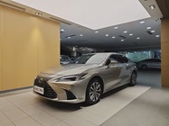 Lexus ES 2025
