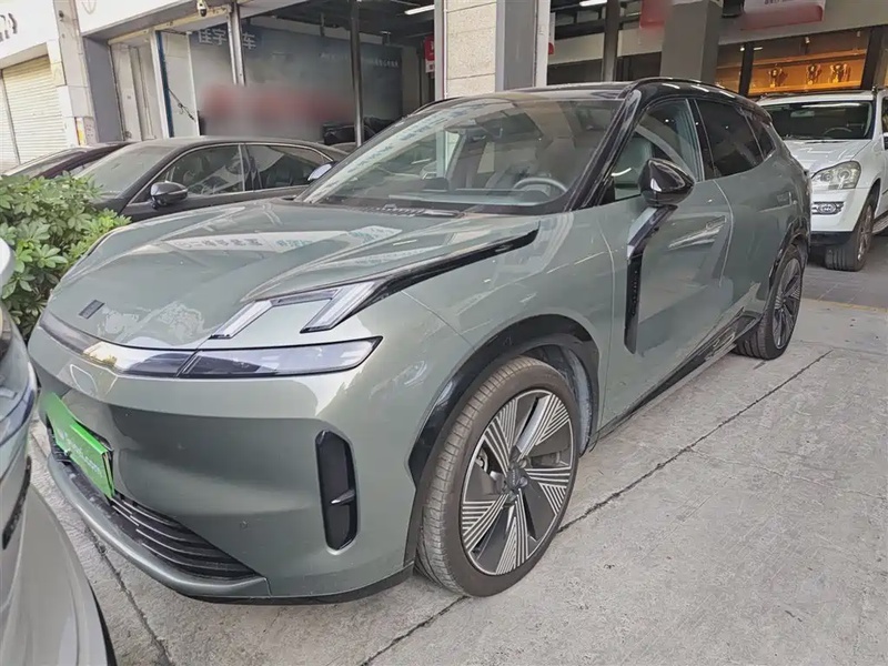 Lynk & Co 08