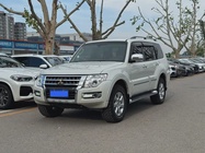 Mitsubishi Pajero 2016