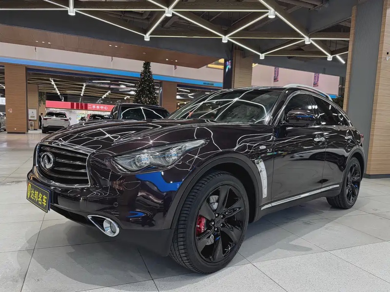 Infiniti QX70