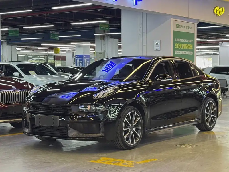 Lynk & Co 03