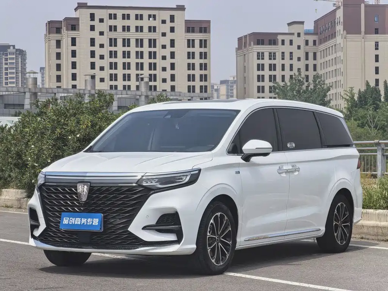 Roewe iMAX8