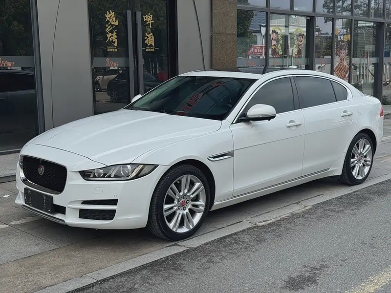 Jaguar XE