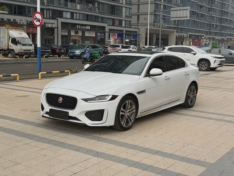 Jaguar XE