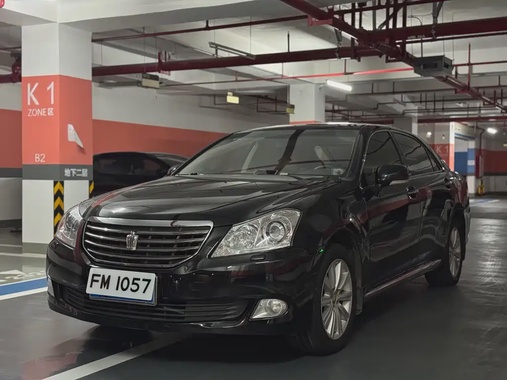 Toyota Crown 2011