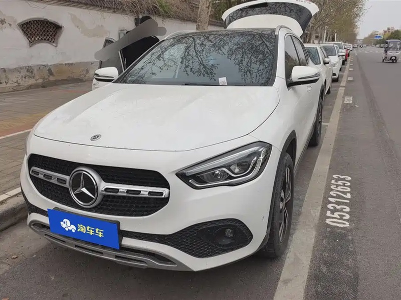Mercedes-Benz GLA-Class