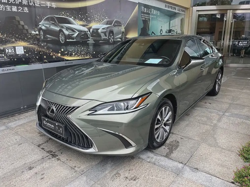 Lexus ES 2021