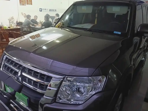 Mitsubishi Pajero 2015