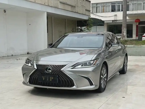 Lexus ES 2019