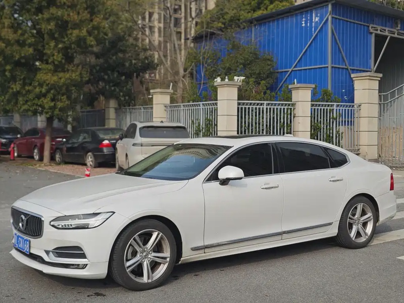 Volvo S90