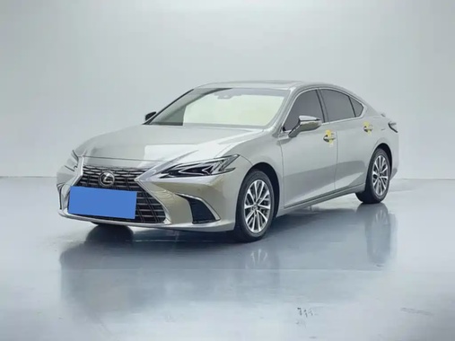 Lexus ES 2025