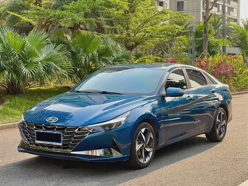 Hyundai Elantra 2022