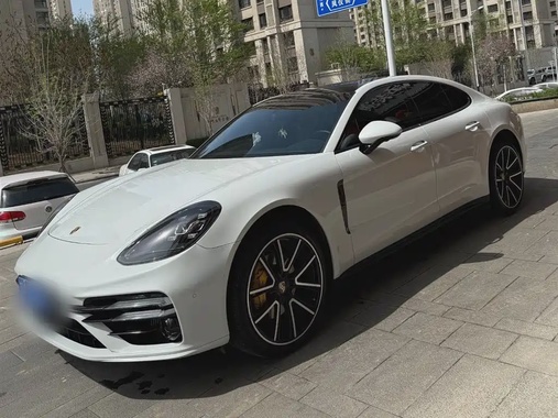 Porsche Panamera 2022