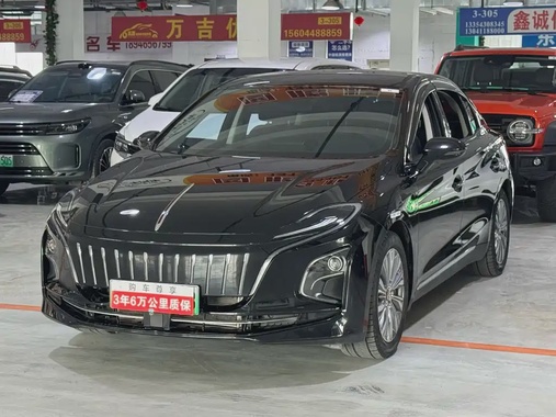 Hongqi E-QM5 2025