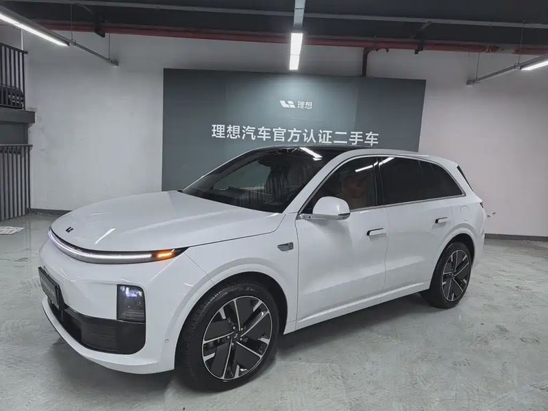 Li Auto L6