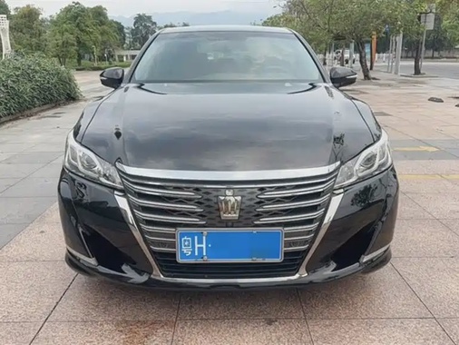 Toyota Crown 2018