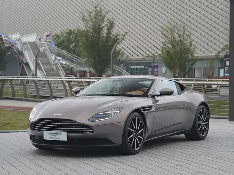 Aston Martin DB11