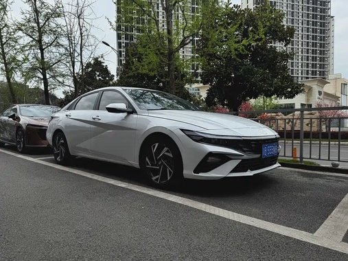 Hyundai Elantra 2024