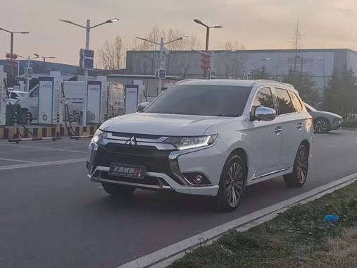 Mitsubishi Outlander 2021