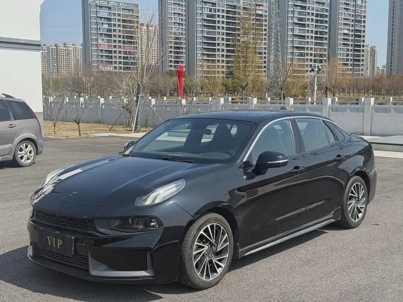 Lynk & Co 03
