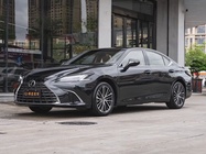Lexus ES 2025