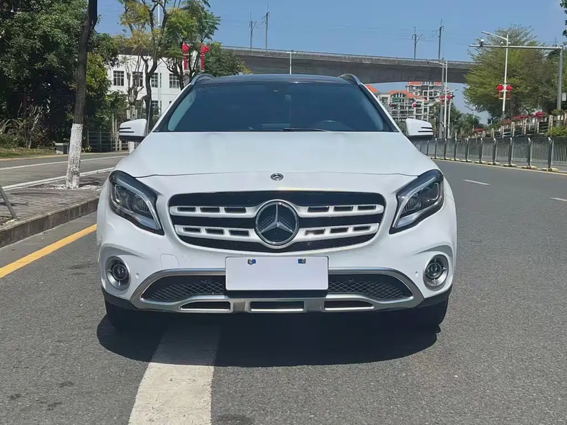 Mercedes-Benz GLA-Class