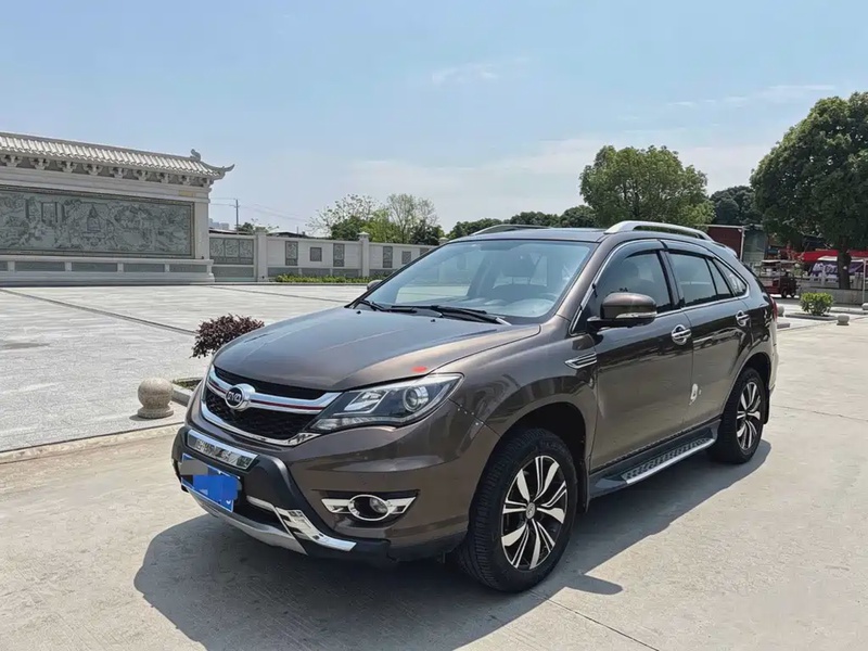 BYD S7