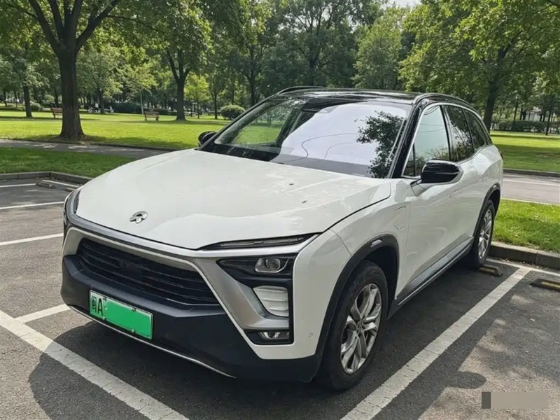 NIO ES8