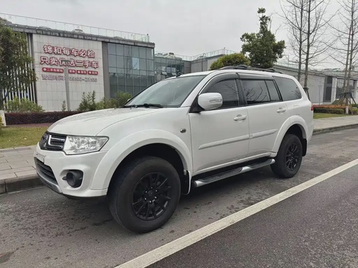 Mitsubishi Pajero Sport 2016