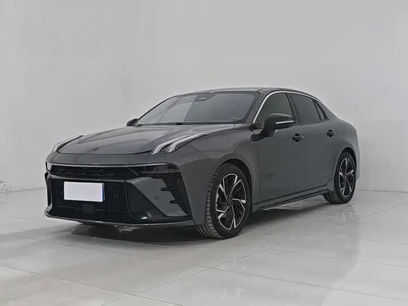 Lynk & Co 03