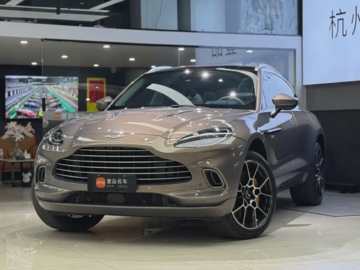 Aston Martin DBX 2021