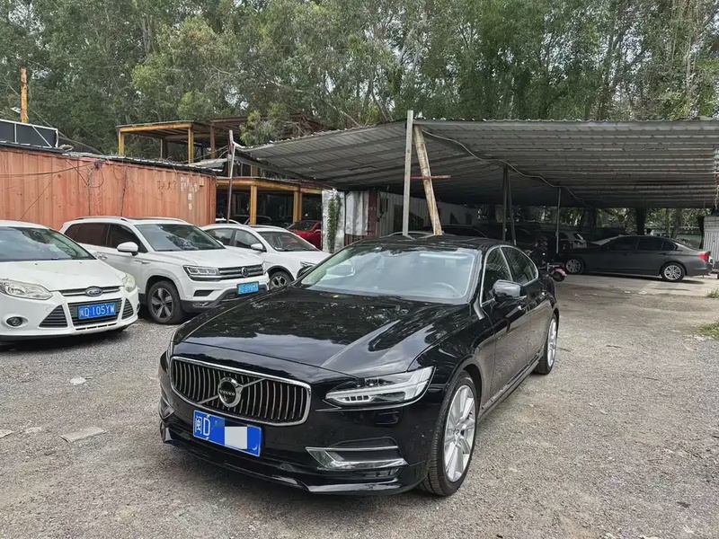Volvo S90