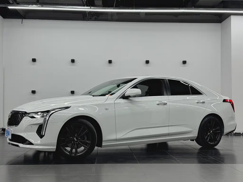 Cadillac CT4