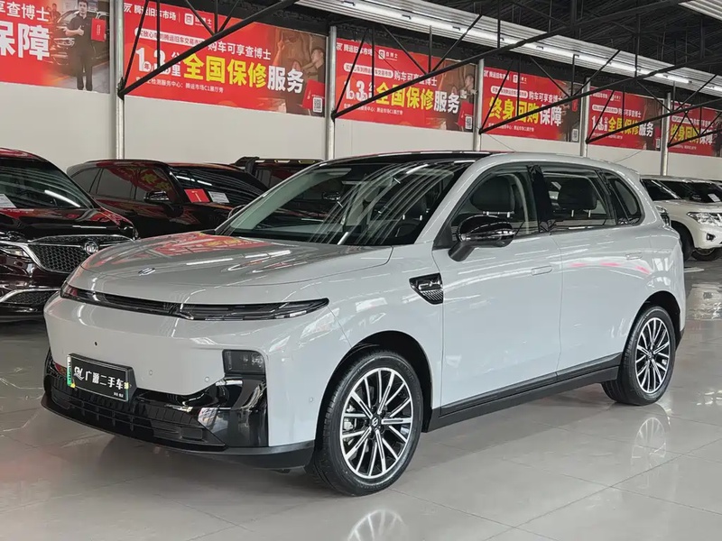 Leapmotor B10