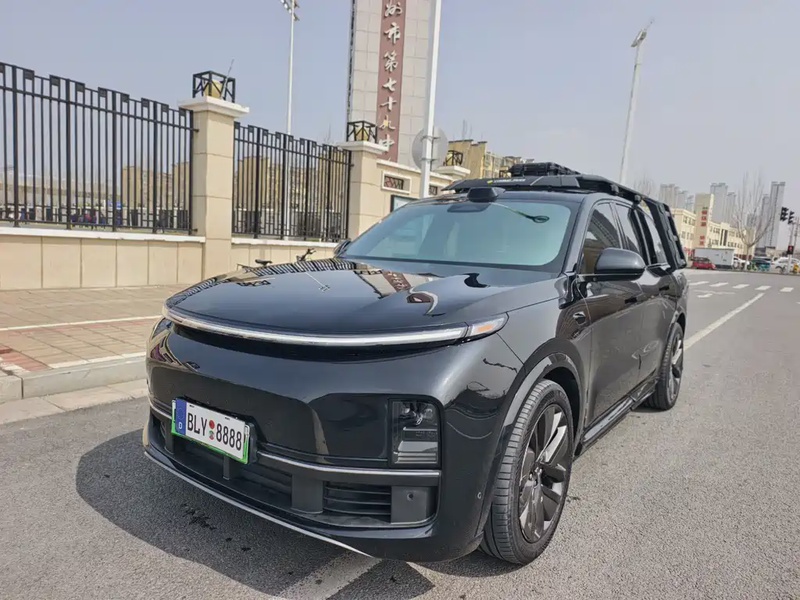 Li Auto L8