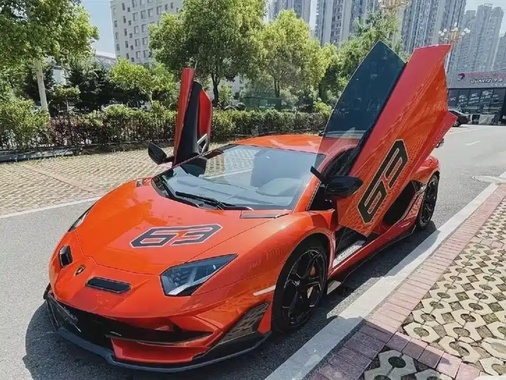 Lamborghini Aventador 2013