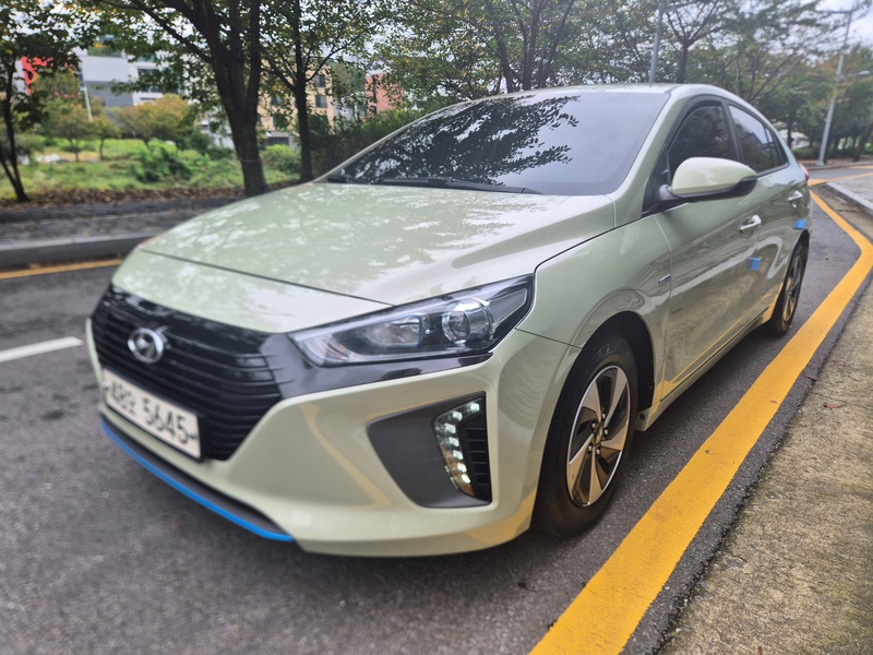 Hyundai Ioniq
