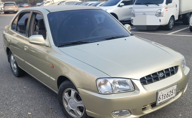 Hyundai Verna 2000