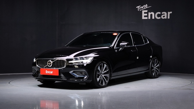 Volvo S60 2023