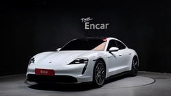 Porsche Taycan 2021