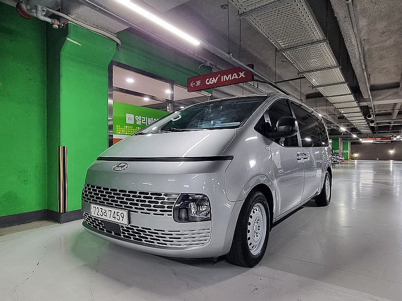 Hyundai Staria