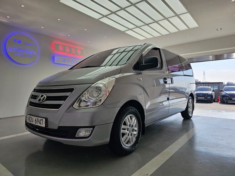 Hyundai Starex