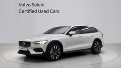 Volvo V60 2025