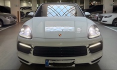 Porsche Cayenne 2021