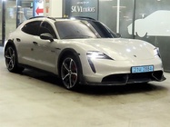 Porsche Taycan 2023