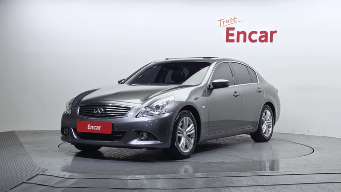 Infiniti G 2011