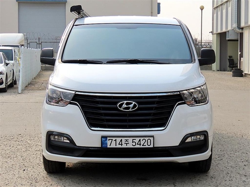Hyundai Starex